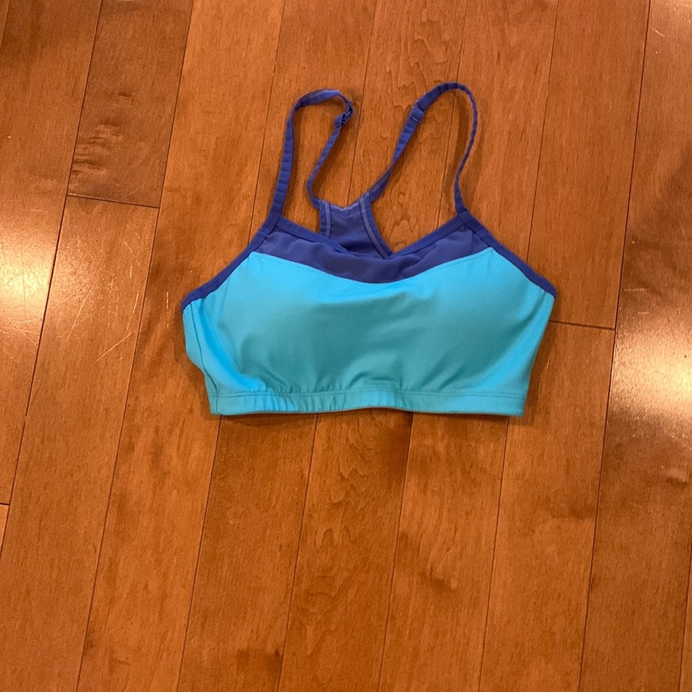 Moving comfort sports bra size M